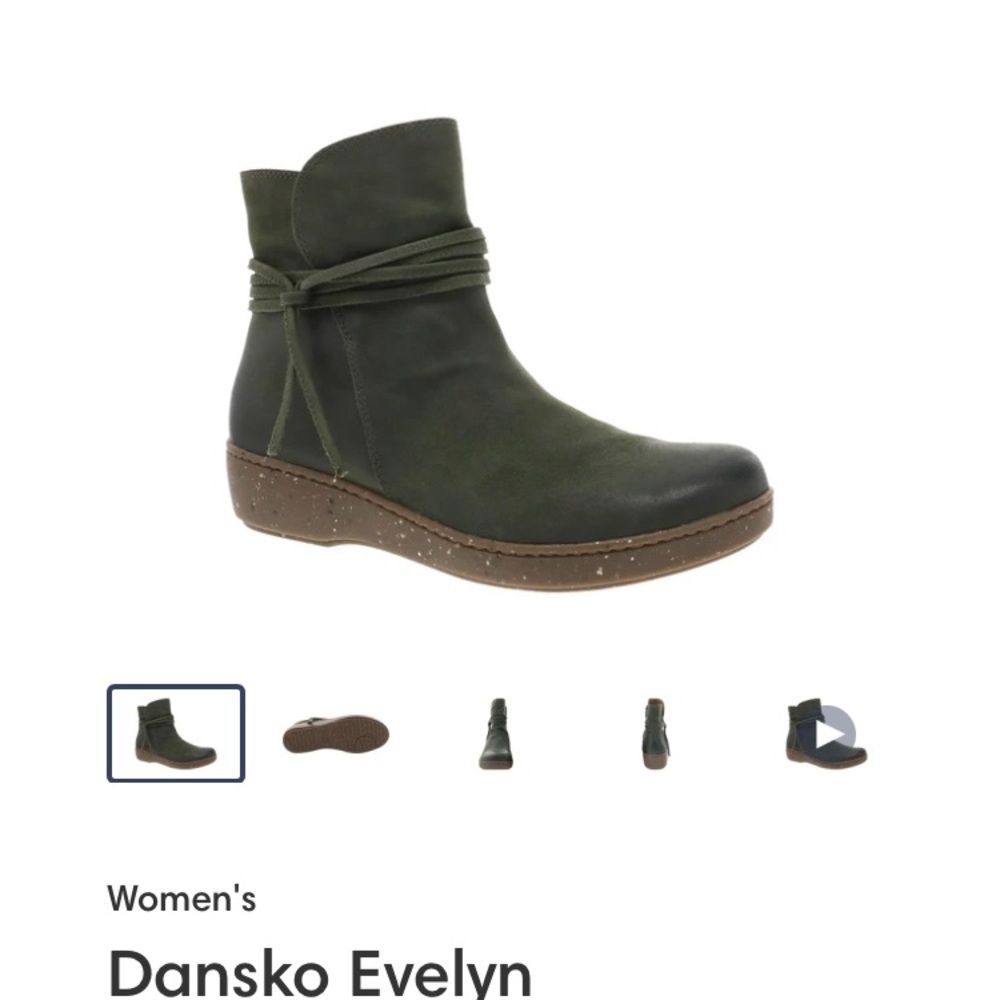 Gently used dansko boots.